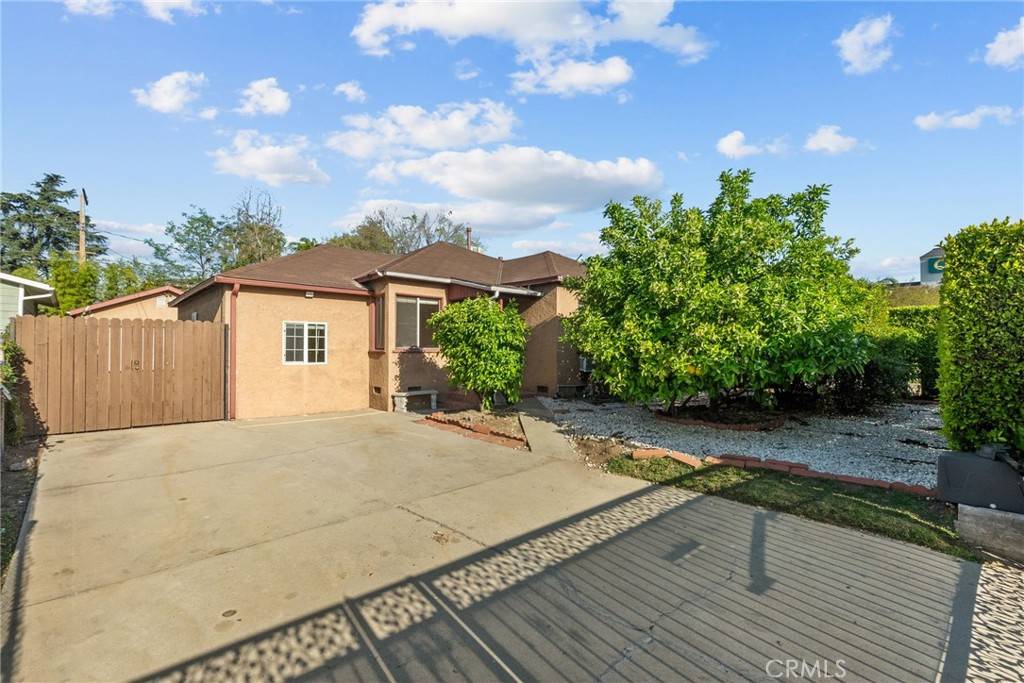 2227 N Buena Vista ST, Burbank, CA 91504
