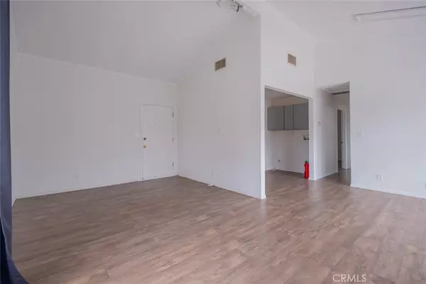 Los Angeles, CA 90039,2254 Riverside DR