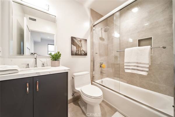 Toluca Lake, CA 91602,10614 Kareen CT