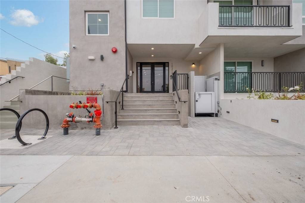 Tujunga, CA 91042,10218 Fernglen #202