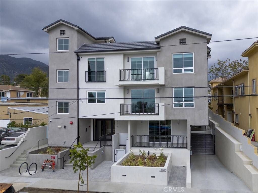 Tujunga, CA 91042,10218 Fernglen #101