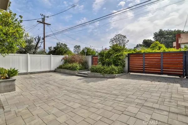 Sunland, CA 91040,10611 Nassau AVE