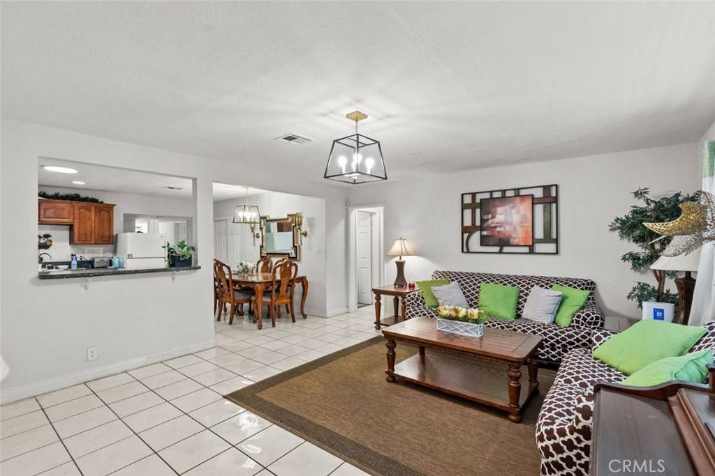 Winnetka, CA 91306,19903 Vanowen ST