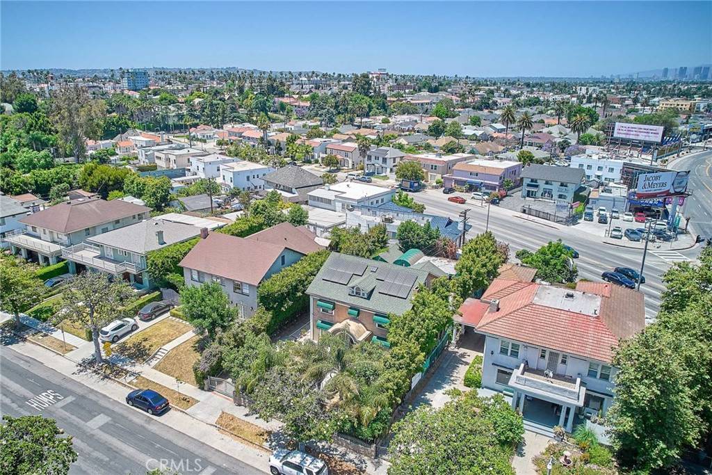 Los Angeles, CA 90019,1023 S Wilton PL