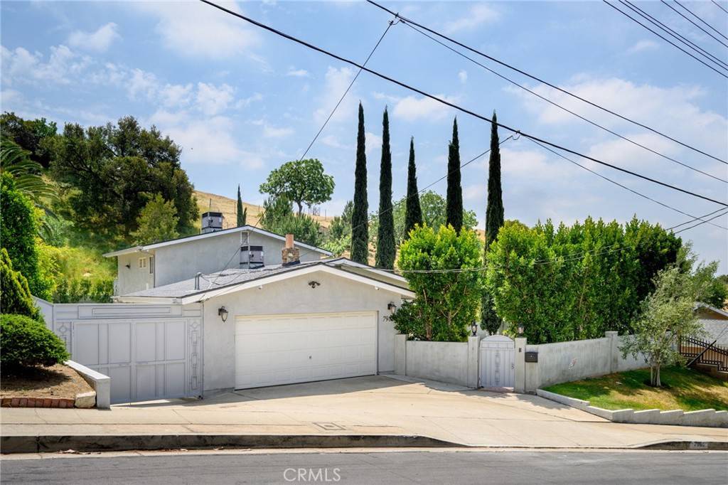 Sun Valley, CA 91352,7980 Hollywood Way