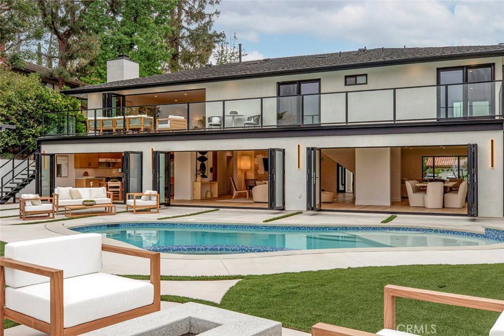 Encino, CA 91316,18101 Green Meadow DR