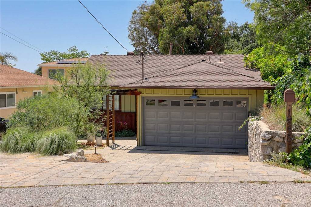 Tujunga, CA 91042,10233 Marcus AVE
