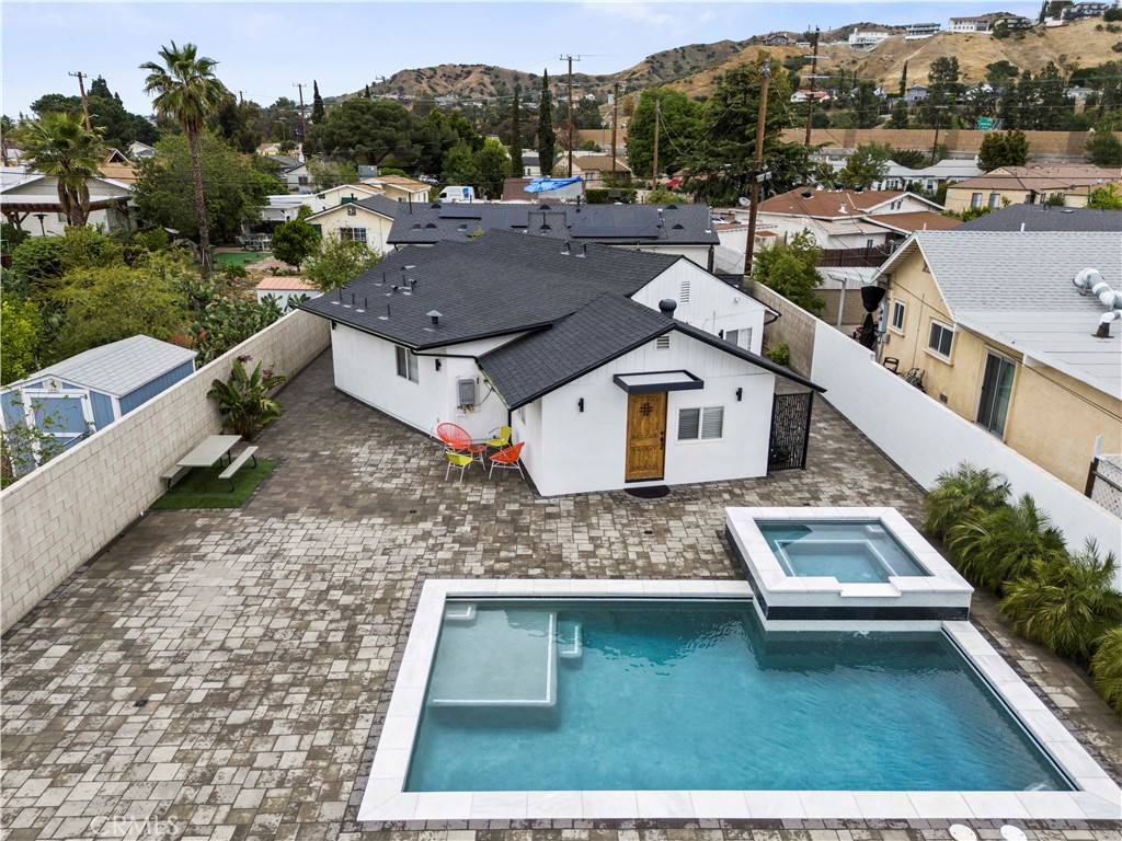 Sun Valley, CA 91352,10263 Strathern ST