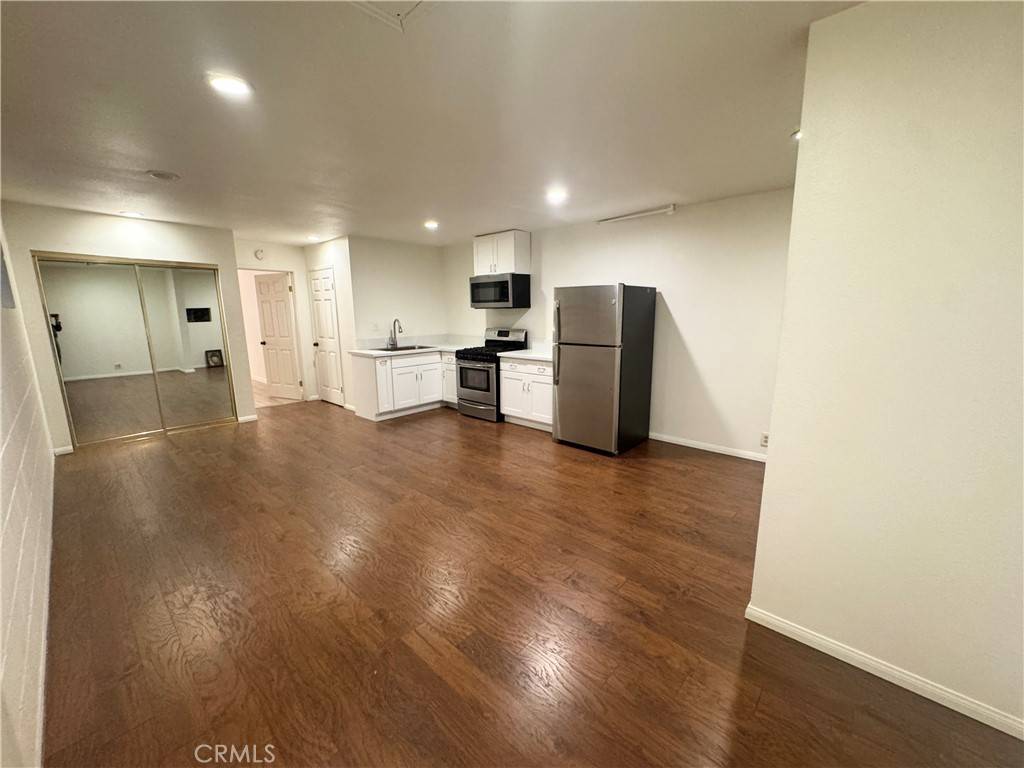Sierra Madre, CA 91024,673 Brookside LN