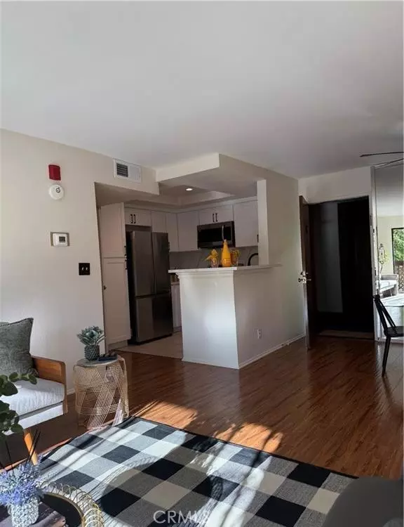 Woodland Hills, CA 91367,22100 Burbank BLVD #233D