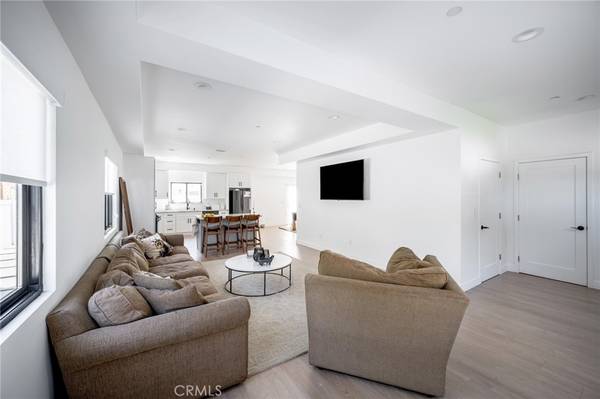 North Hollywood, CA 91601,5826 Craner AVE