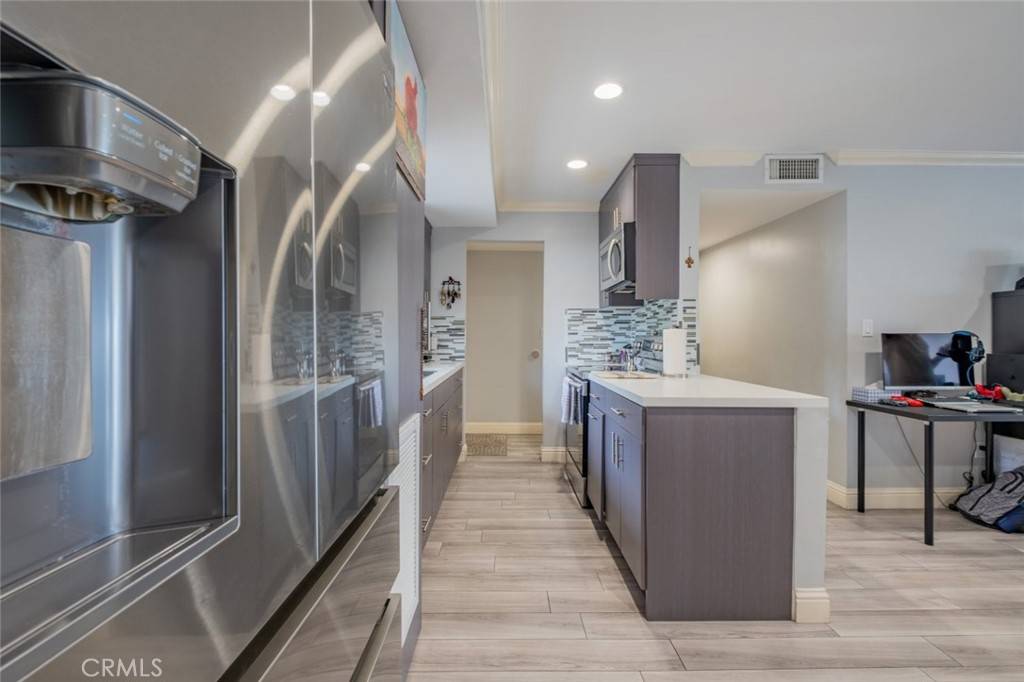Glendale, CA 91205,1517 E Garfield AVE #94