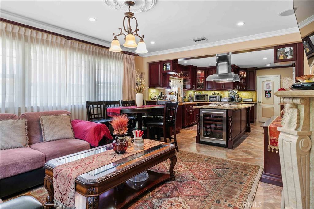 Glendale, CA 91206,2741 E Glenoaks BLVD
