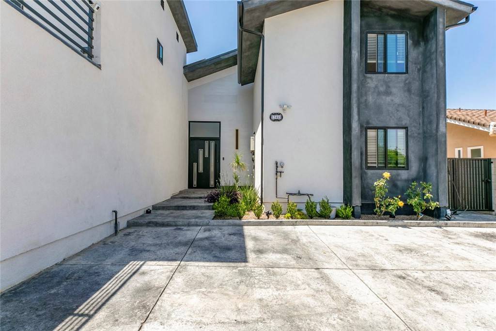 Granada Hills, CA 91344,17465 Tuscan DR