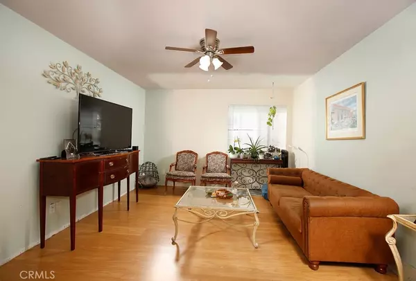 Van Nuys, CA 91406,7035 Woodley AVE #204