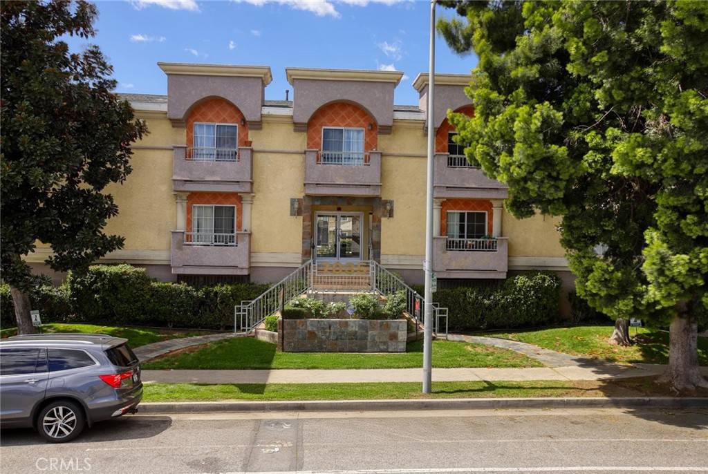 7035 Woodley AVE #204, Van Nuys, CA 91406