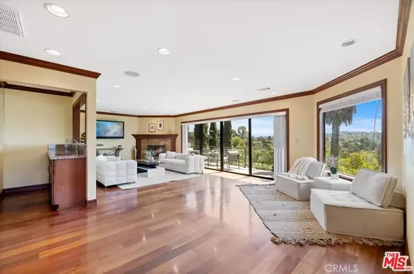 Los Angeles, CA 90065,2792 Fyler PL