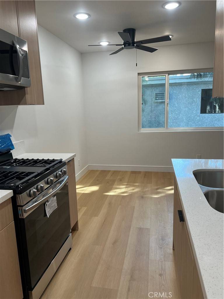 Panorama City, CA 91402,14805 Chase ST #224