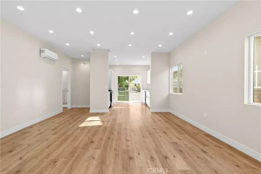 702 A E Glenoaks BLVD, Glendale, CA 91207