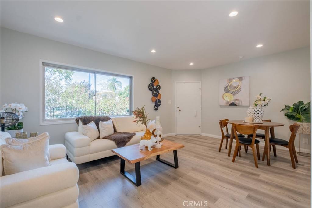 Burbank, CA 91505,244 N Hollywood WAY