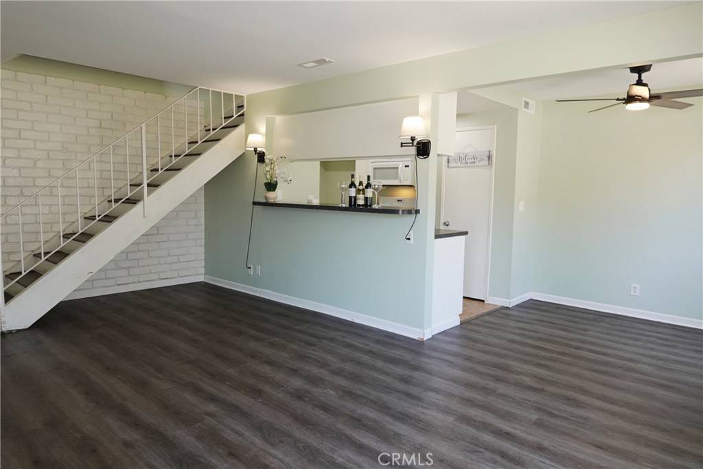 Simi Valley, CA 93063,2033 Calle La Sombra #2