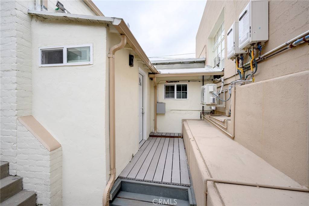 53 1/2 N Baldwin AVE, Sierra Madre, CA 91024