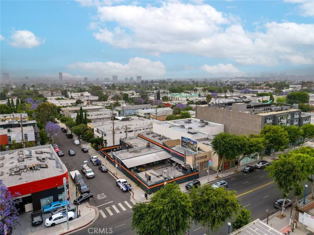 West Hollywood, CA 90046,7504 Santa Monica BLVD