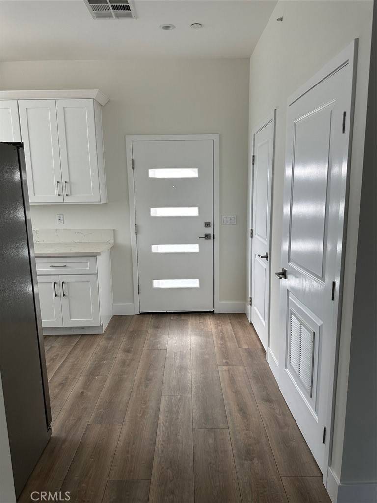 North Hollywood, CA 91601,5132 Cahuenga BLVD #4