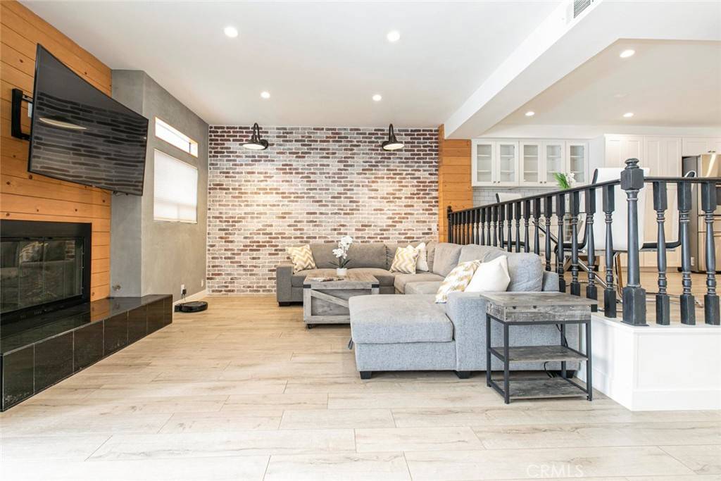 11911 Magnolia BLVD #19, Valley Village, CA 91607