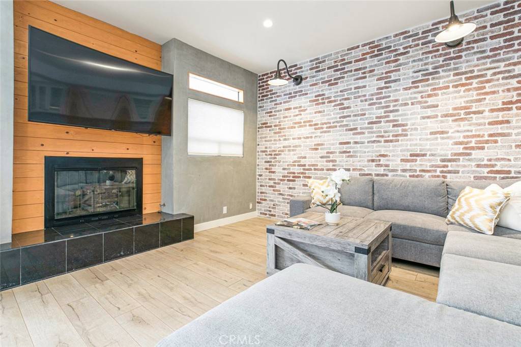Valley Village, CA 91607,11911 Magnolia BLVD #19