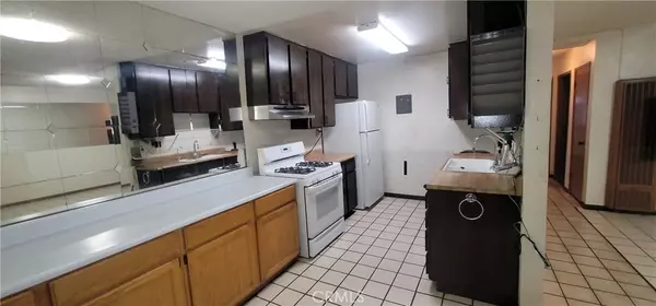 Panorama City, CA 91402,14805 Chase ST #105