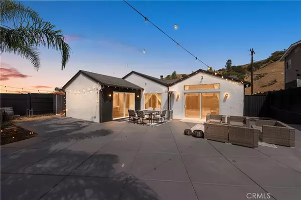 Sun Valley, CA 91352,10008 Roscoe BLVD