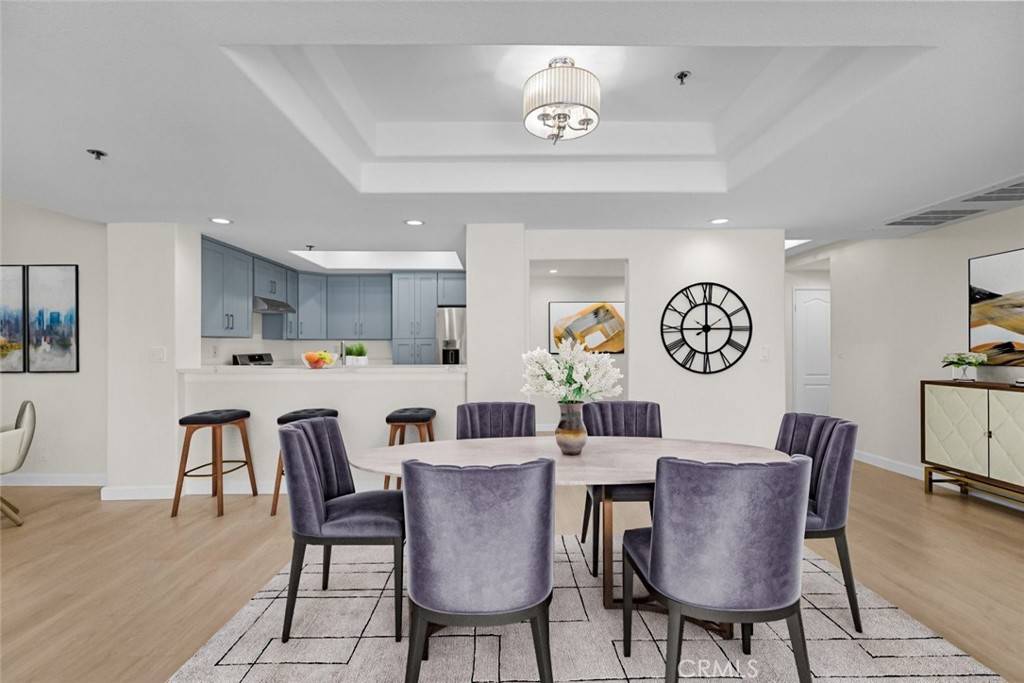 Sherman Oaks, CA 91423,4348 Mammoth AVE #102