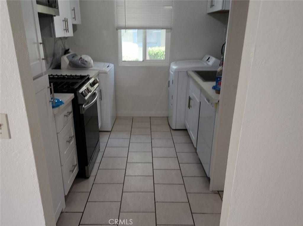 Fontana, CA 92335,9240 Date ST #10A
