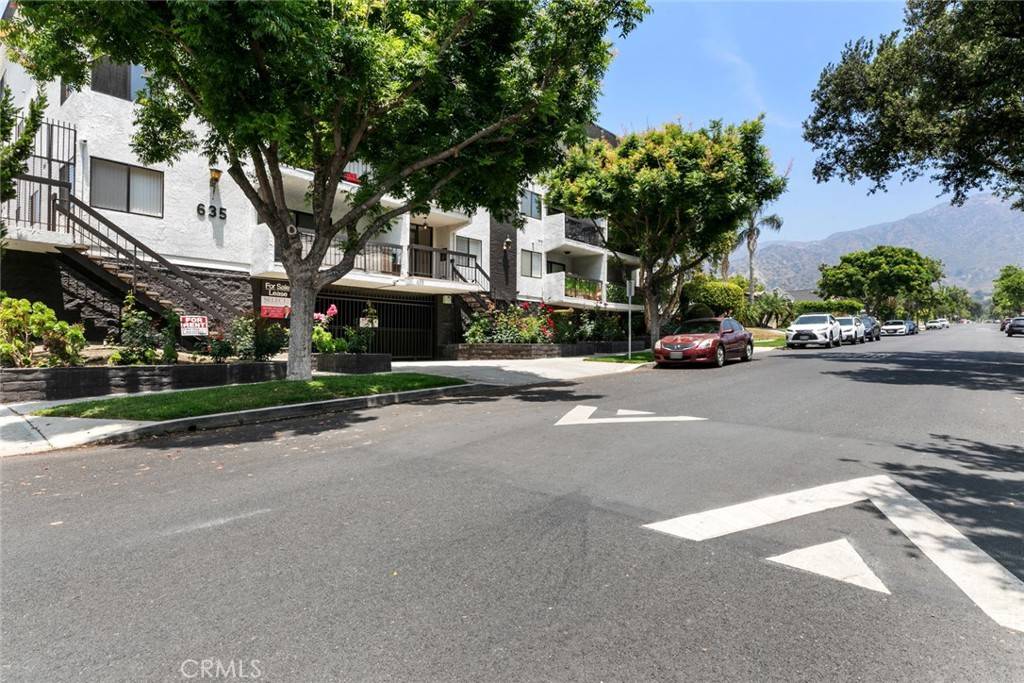 Burbank, CA 91501,635 E Elmwood AVE #307
