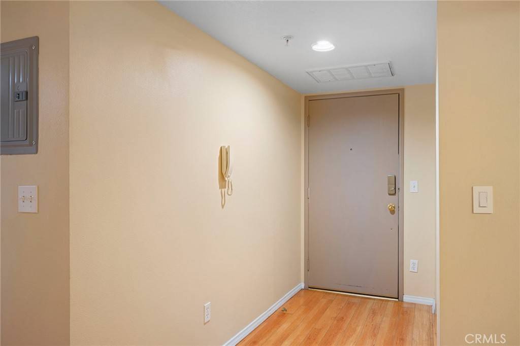 Glendale, CA 91204,422 Hawthorne ST #2