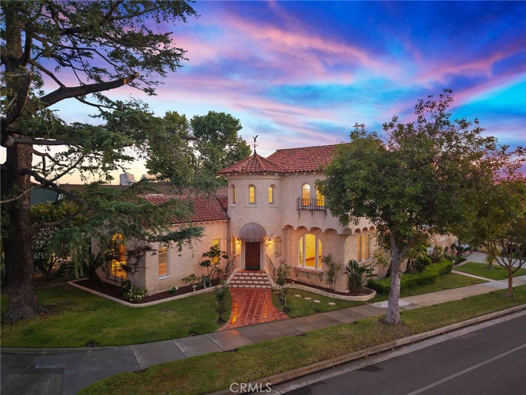 Glendale, CA 91207,1161 N Everett ST