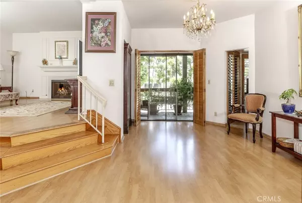 1313 Valley View RD #202, Glendale, CA 91202