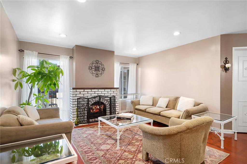 Glendale, CA 91206,335 N Adams ST #206