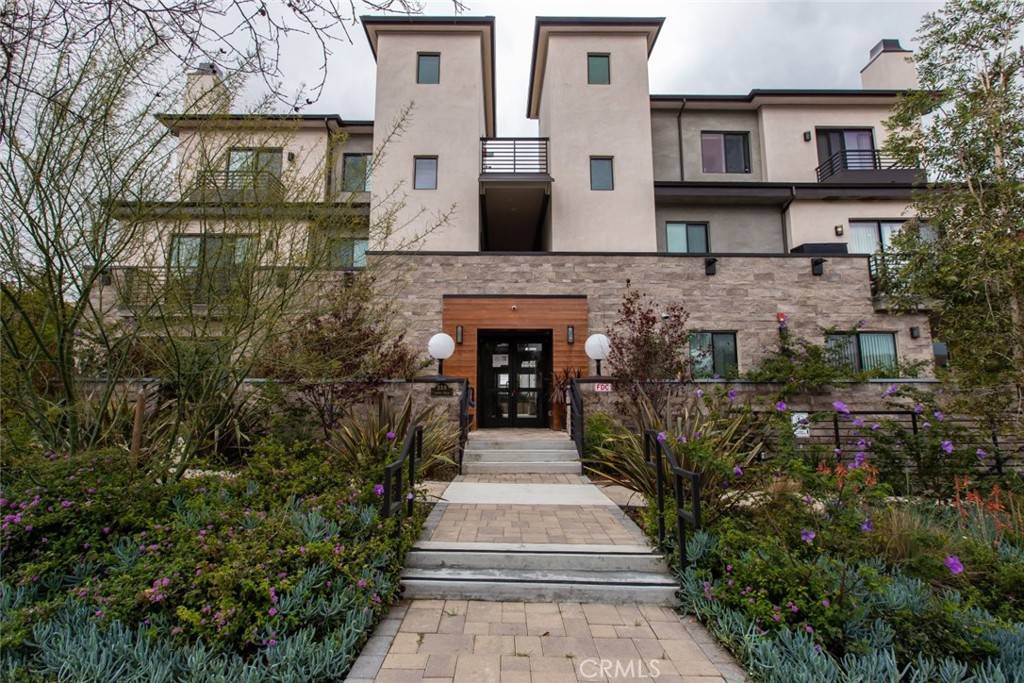 Glendale, CA 91203,330 Salem ST #204