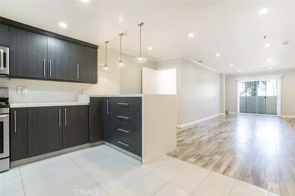 Van Nuys, CA 91405,15114 Sherman WAY #106