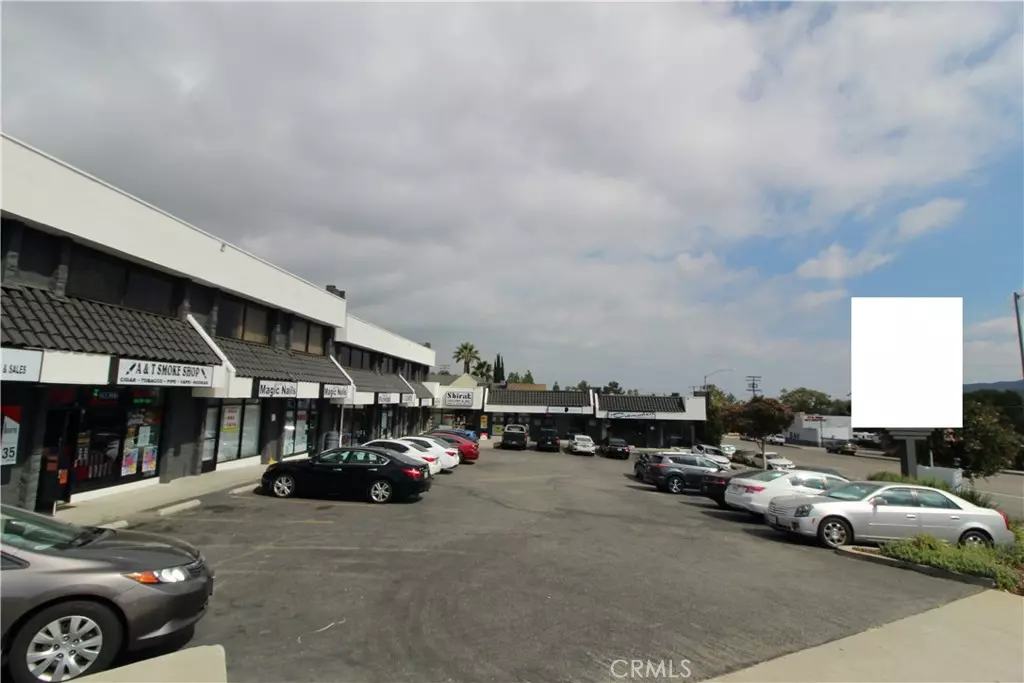 La Crescenta, CA 91214,3857 Foothill Blvd #18