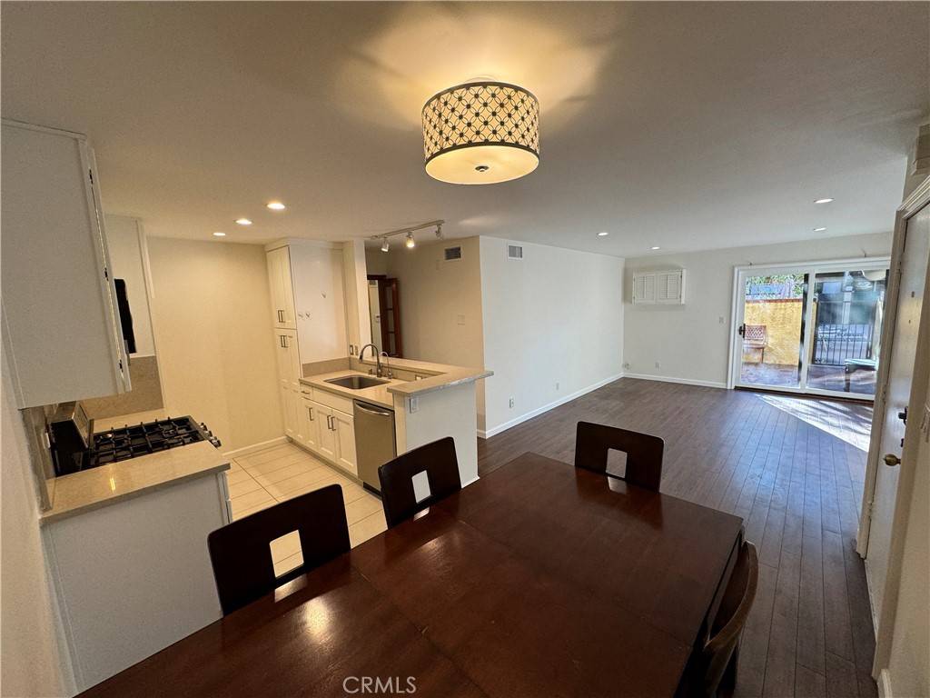 365 Burchett ST #110, Glendale, CA 91203