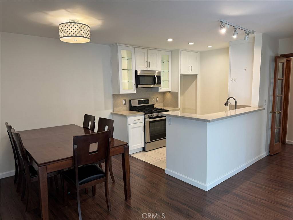 Glendale, CA 91203,365 Burchett ST #110
