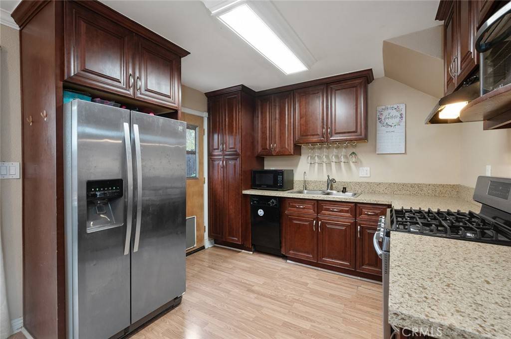 Northridge, CA 91325,17061 Roscoe BLVD #6