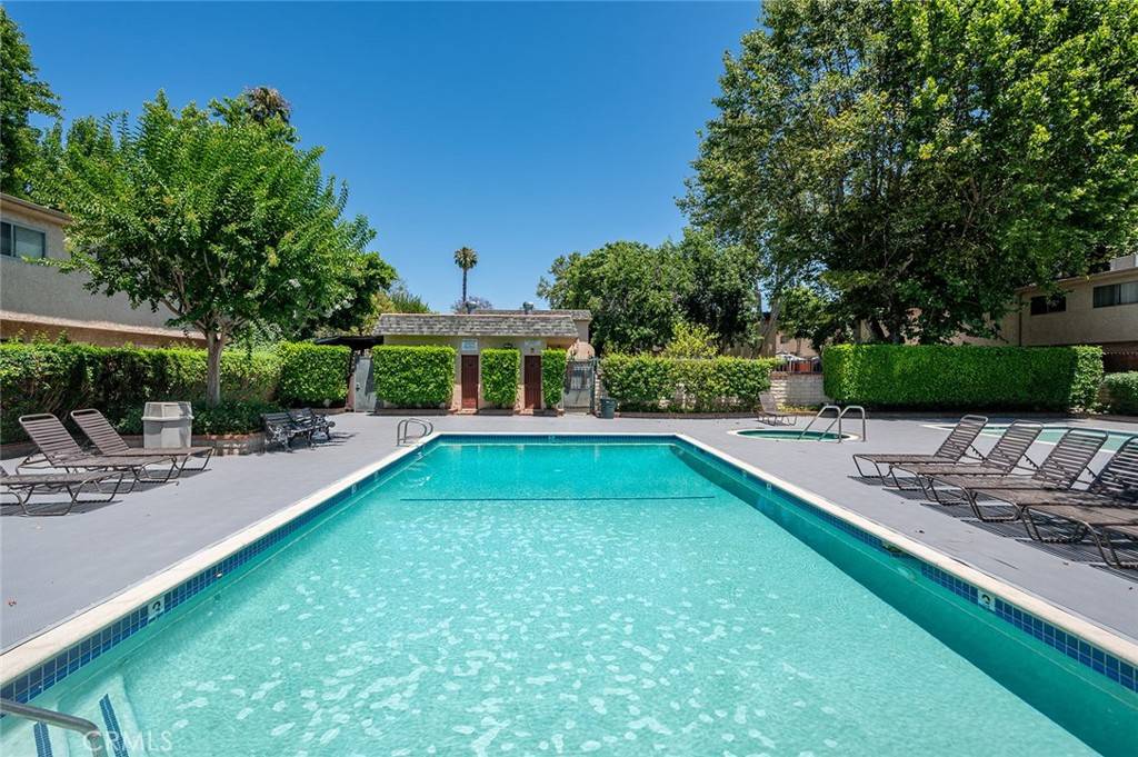 Northridge, CA 91325,17061 Roscoe BLVD #6