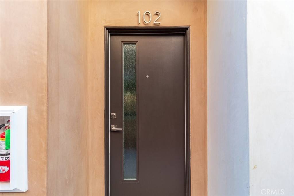 Glendale, CA 91202,1212 Viola AVE #102