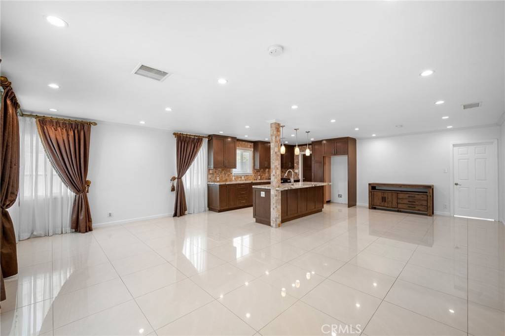 Sun Valley, CA 91352,8337 Valecrest DR