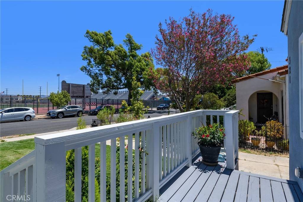 Burbank, CA 91506,321 N Keystone ST