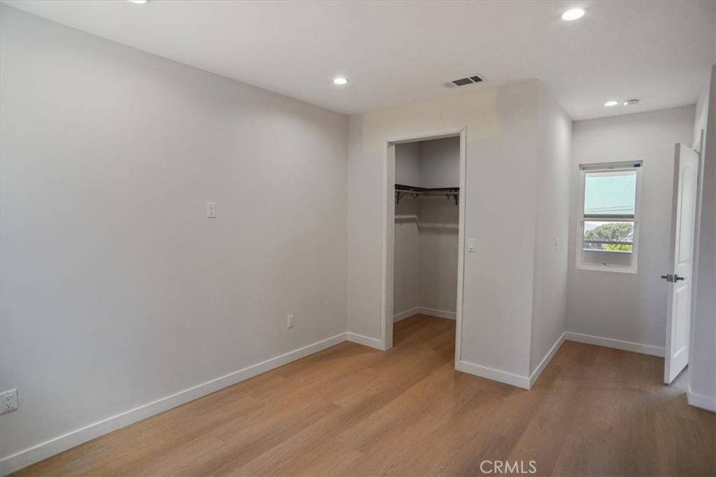 Tujunga, CA 91042,10324 Silverton AVE
